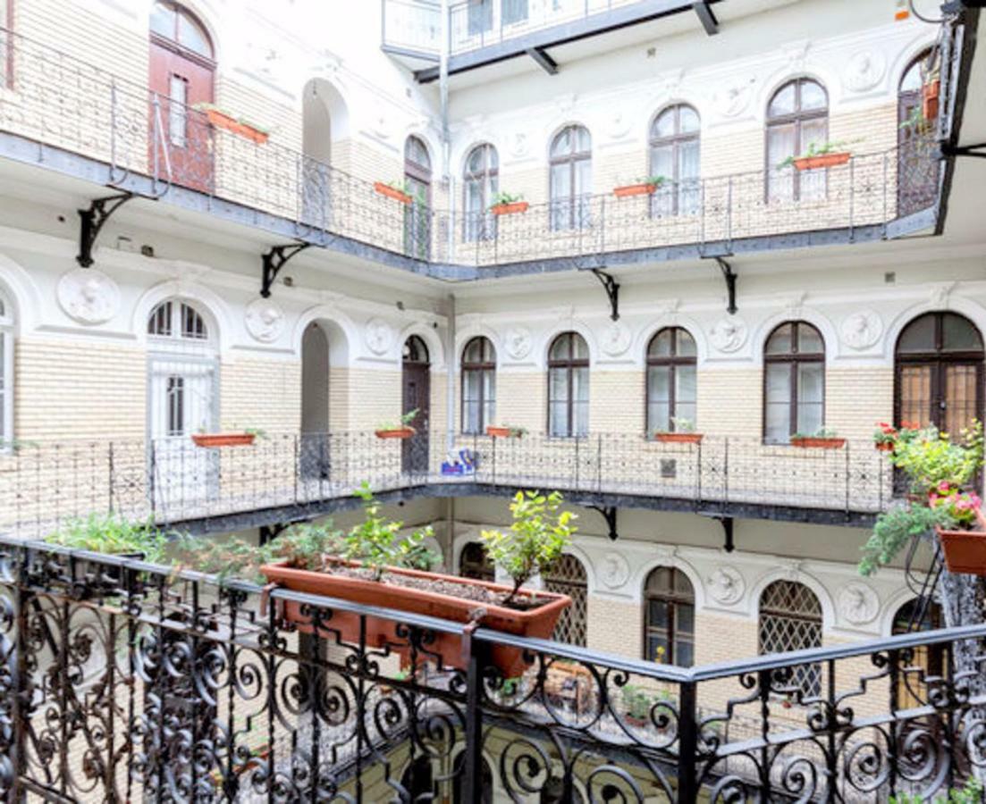 Cape Code Apartment Budapest Extérieur photo