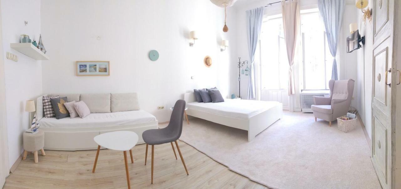 Cape Code Apartment Budapest Extérieur photo