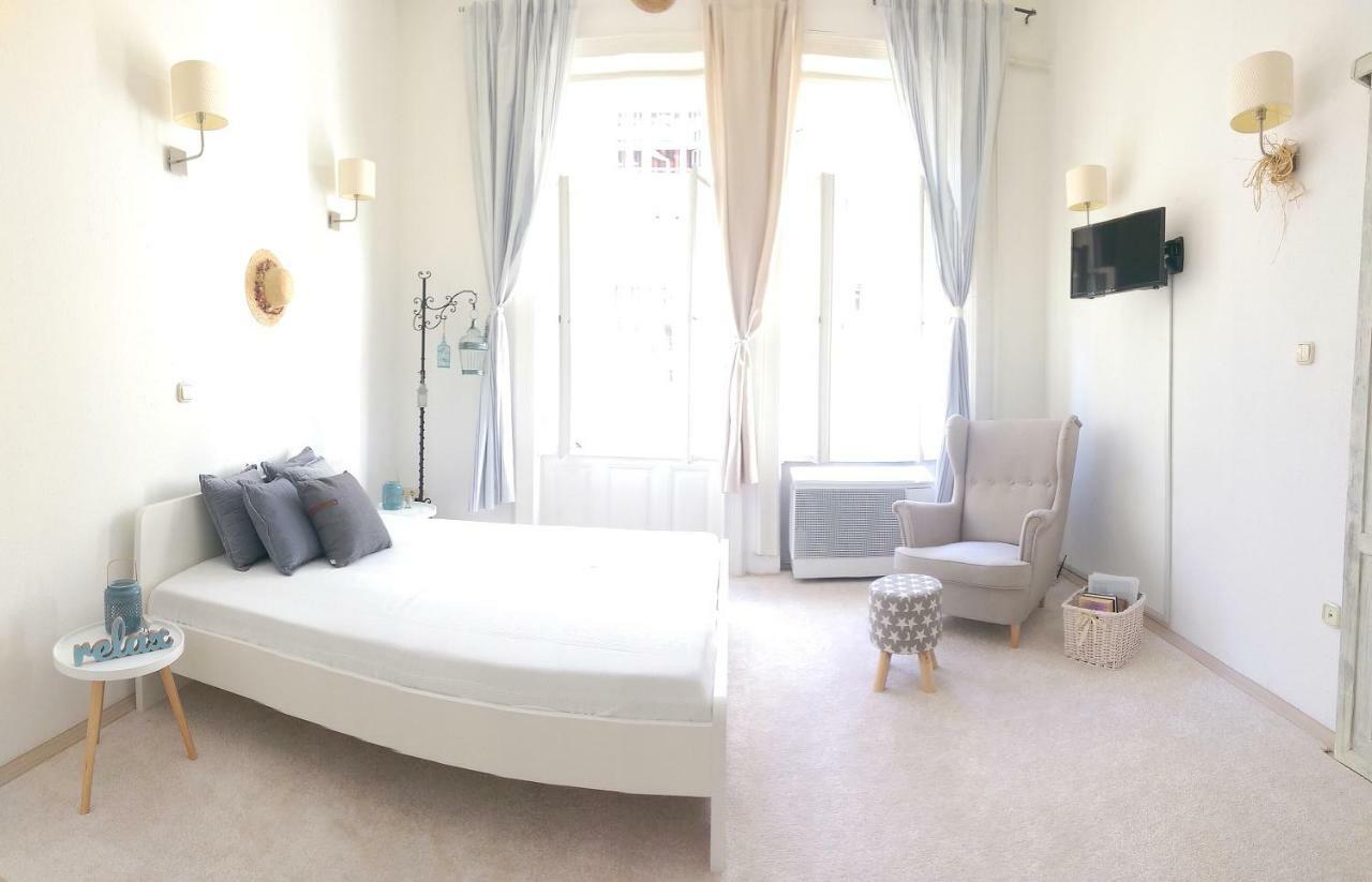 Cape Code Apartment Budapest Extérieur photo